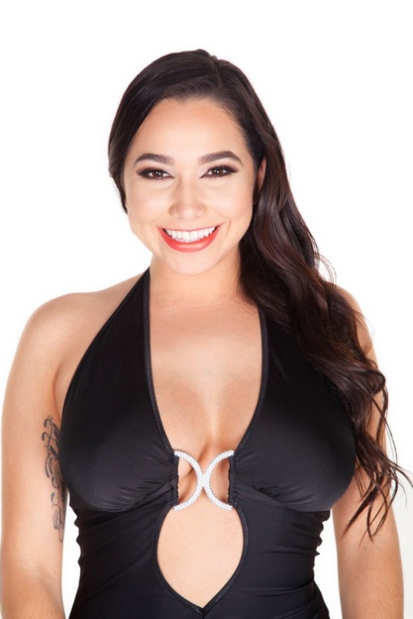 Hot teen Karlee Grey does away with her swimwear to go nude in heels