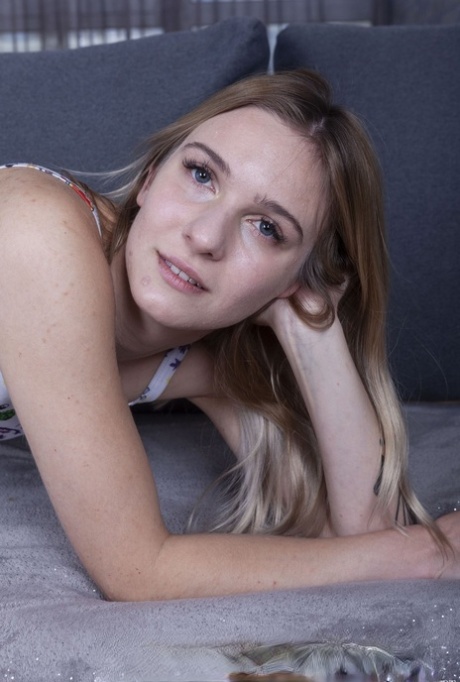 Teen amateur Camilla Welcome tugs on labia lips while showing her bush