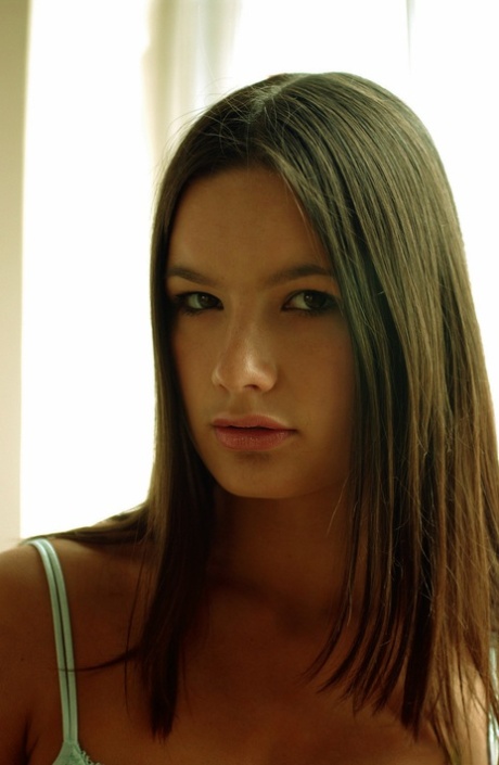 Cute brunette babe Alissa B reveals her suckable nips and poses naked