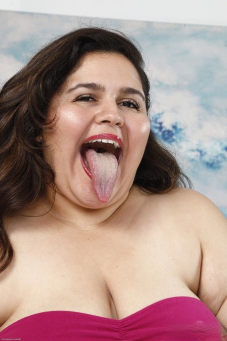 Fat amateur Karla Lane uncovers her huge juggs & big ass & spreads her twat