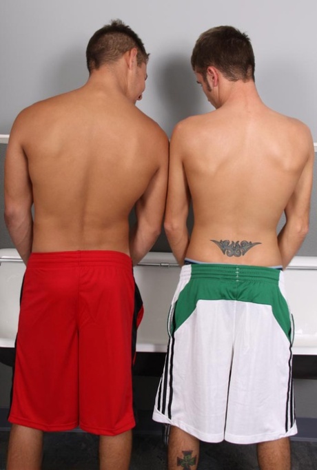 Gay hunks Tyler Shields & Isaiah have oral & anal sex in a gloryhole toilet