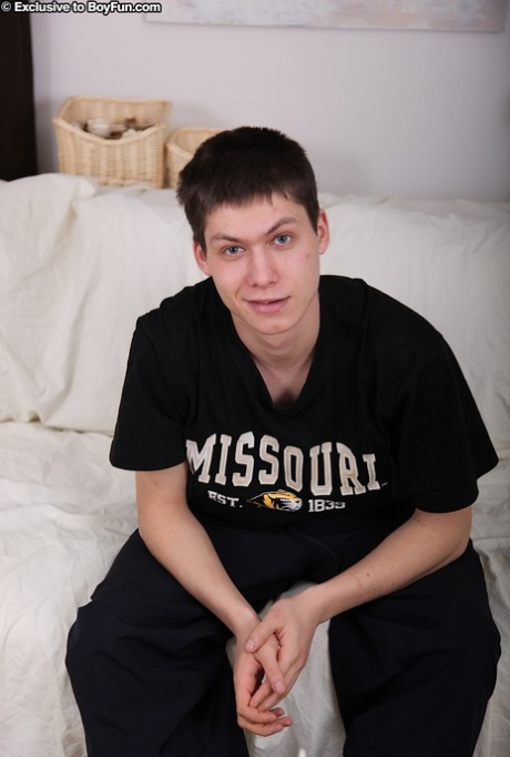 Young Caucasian boy Pau displays his croocked dick up close while jerking off