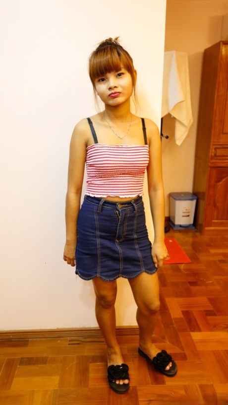 Petite Asian teen Mildred B unveils her curves and fucks at the casting
