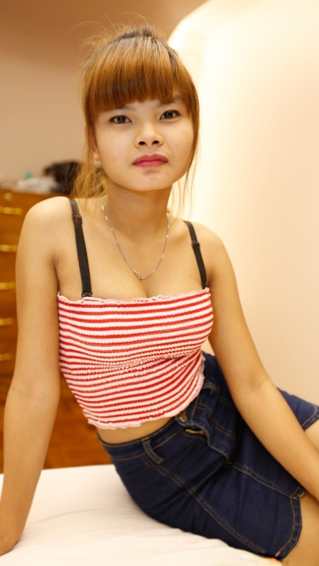 Petite Asian teen Mildred B unveils her curves and fucks at the casting